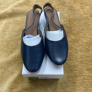 Coldwater Creek “Walk With Me” sling back, size 9 1/2 navy loafer